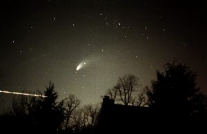 halebop2.jpg (6459 bytes)