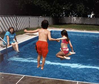 pool1.jpg (18125 bytes)