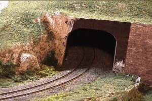 trai004.jpg (13066 bytes)