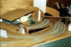 trainsb.jpg (9551 bytes)